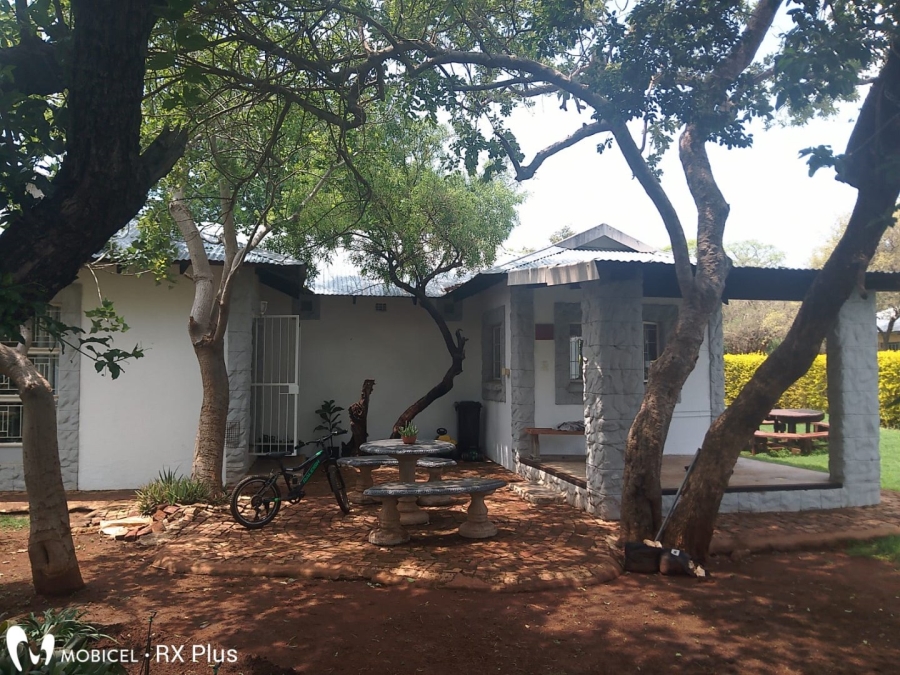 6 Bedroom Property for Sale in Hartbeespoort Rural North West